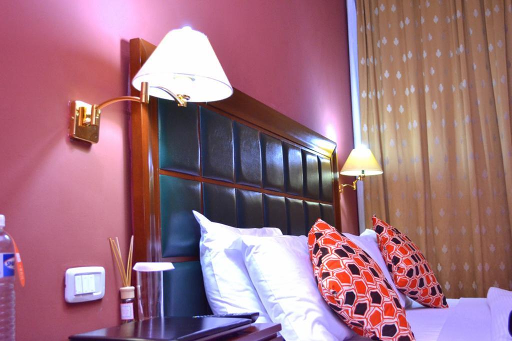 Transcorp Hotels Calabar Zimmer foto
