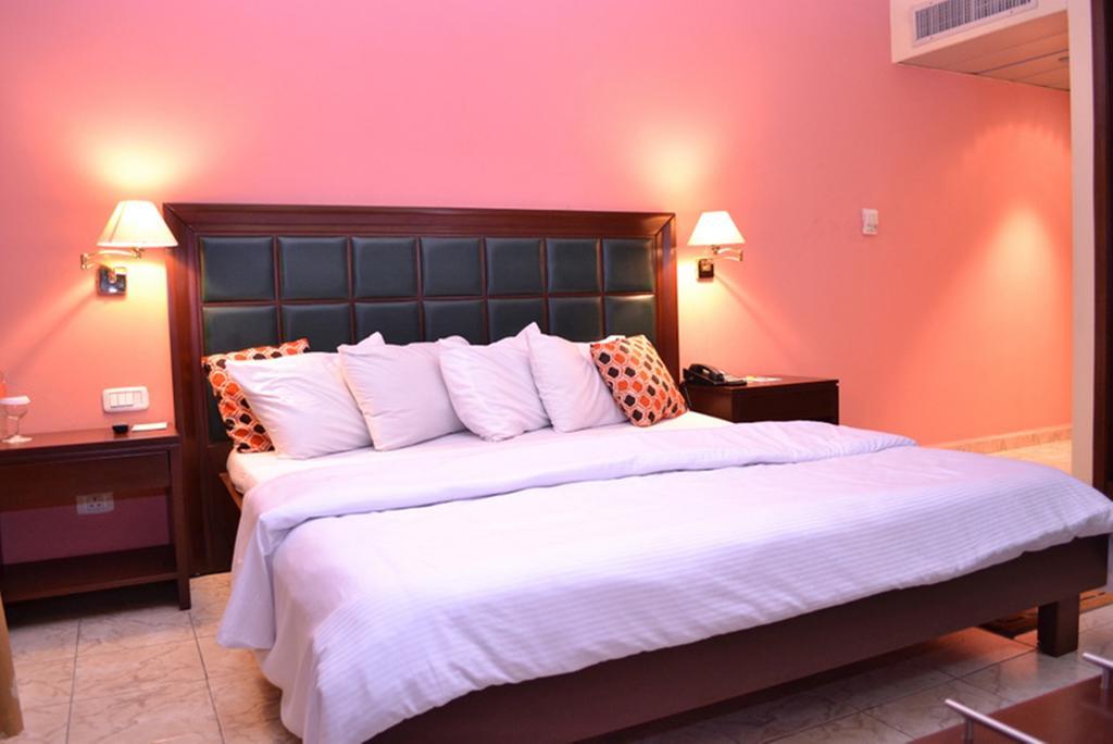 Transcorp Hotels Calabar Zimmer foto