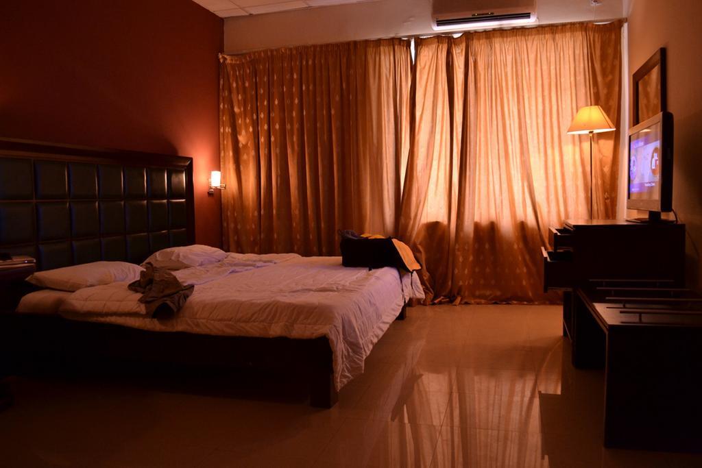 Transcorp Hotels Calabar Zimmer foto